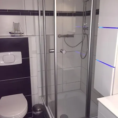 Apartmán 2 Am Europapark - Auf Wunsch Klimatisiert Fuer 10,-aufpreis Pro Nacht Rust